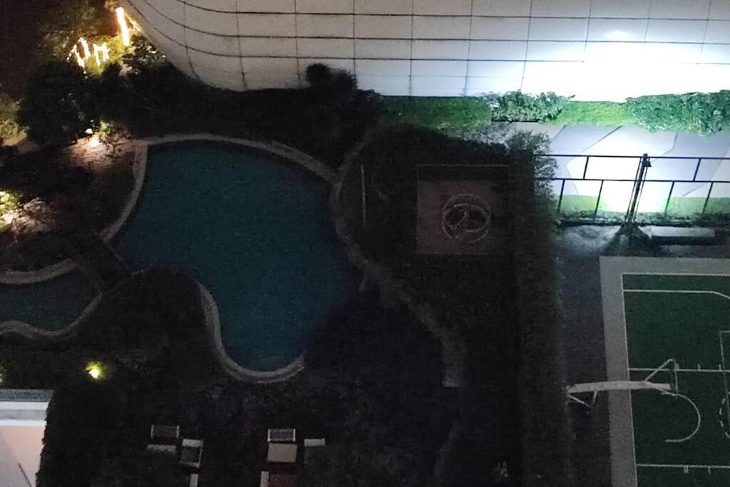 Aveline Suites Elite Rockwell View Acqua Private Residences Near Rockwell Makati Manila Zewnętrze zdjęcie