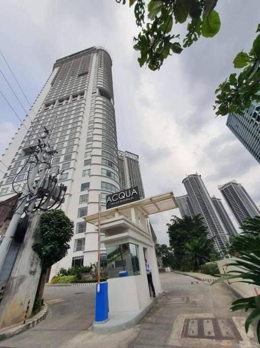 Aveline Suites Elite Rockwell View Acqua Private Residences Near Rockwell Makati Manila Zewnętrze zdjęcie