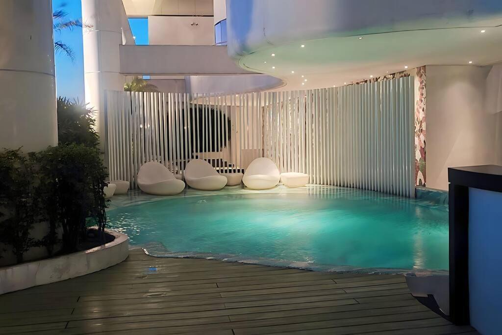 Aveline Suites Elite Rockwell View Acqua Private Residences Near Rockwell Makati Manila Zewnętrze zdjęcie